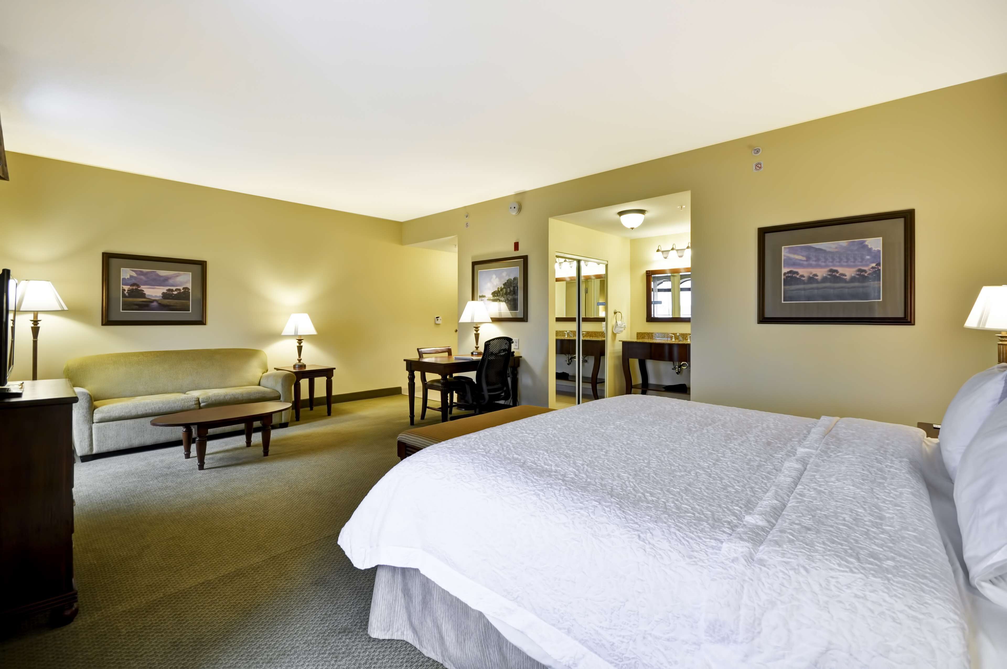 studio, one king bed, non-smoking | in-room safe, desk, laptop workspace, blackout curtains