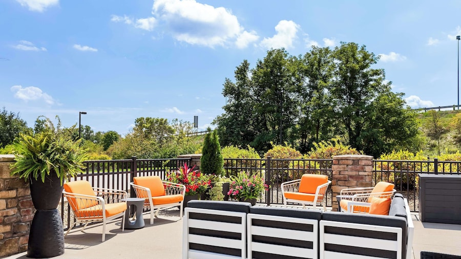 Hampton Inn & Suites Canton