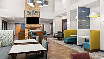 Bao gồm bữa sáng buffet hàng ngày