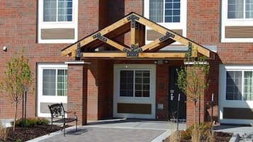 Vista frontal de la propiedad