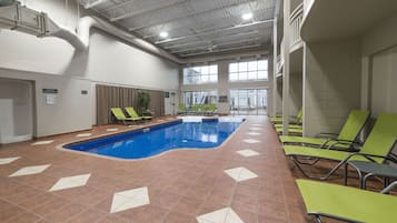 Indoor pool, sun loungers