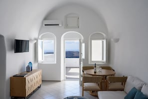 Villa (Caldera View outdoor Jetted tub) | Premium bedding, minibar, in-room safe, individually decorated - Panorama Suites- Adults only (Santorini)