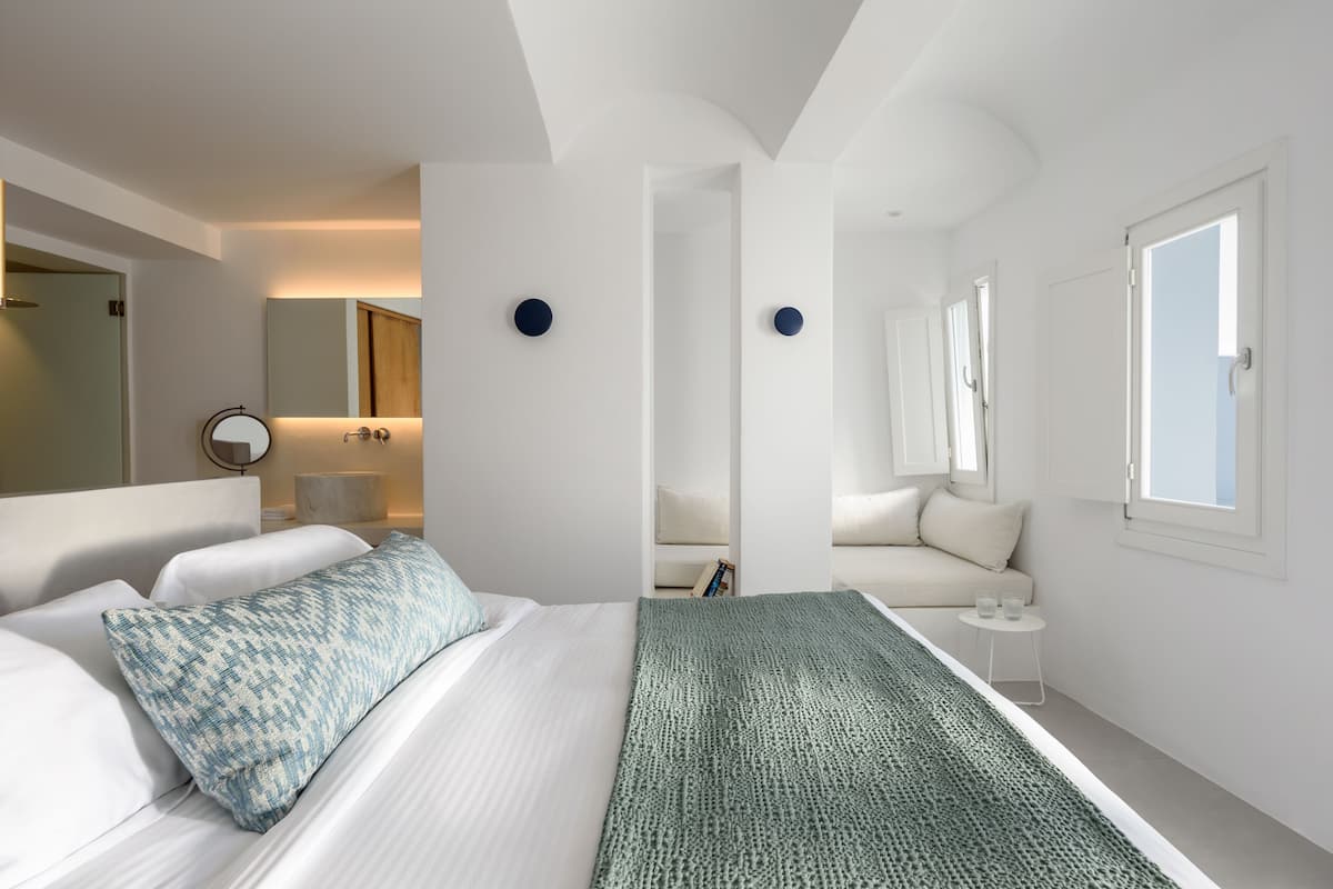 Superior Suite, 1 Queen Bed, Balcony, Sea View | 1 bedroom, premium bedding, minibar, in-room safe