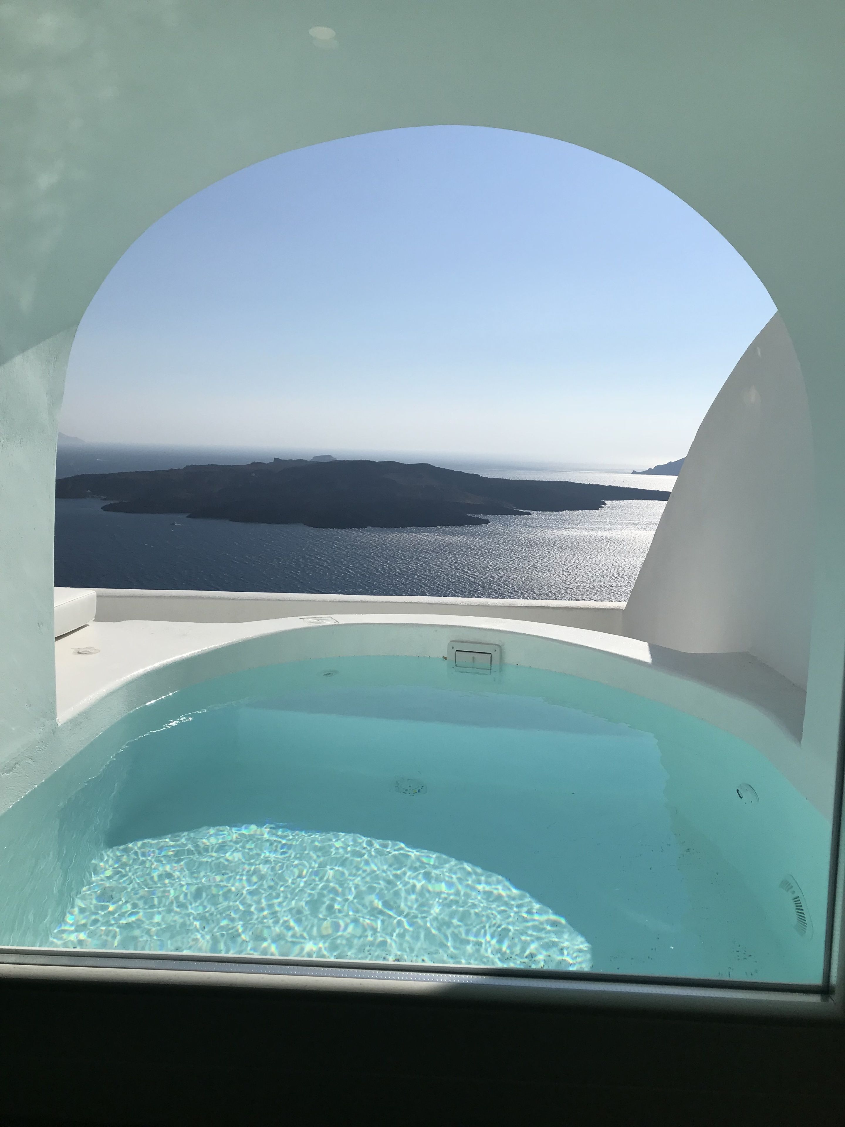 suite, balcony (outdoor jetted tub caldera view ) | jetted bathtub