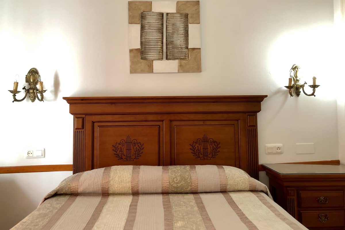 Classic Double Room, Non Smoking (Double room) | 10 bilik tidur, dihias secara berasingan