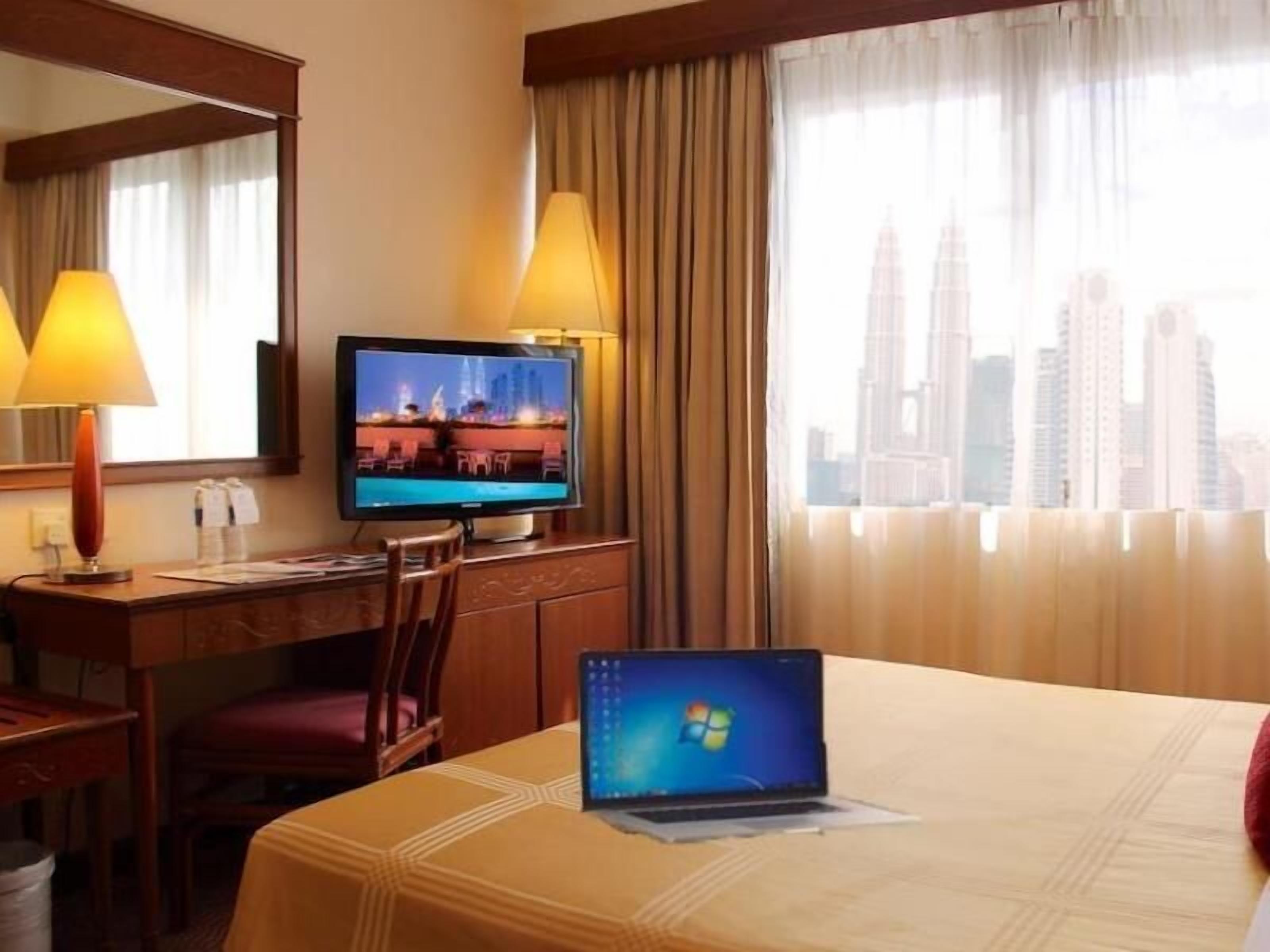 Minibar, in-room safe, desk, laptop workspace