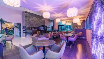 Daily buffet breakfast (EUR 19 per person)