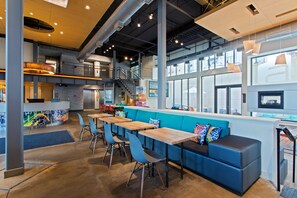 Restaurant - Aloft by Marriott Birmingham Soho Square (Birmingham)