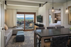 32-Zoll-LCD-Fernseher mit Digitalempfang, Fernseher, Tischfußball