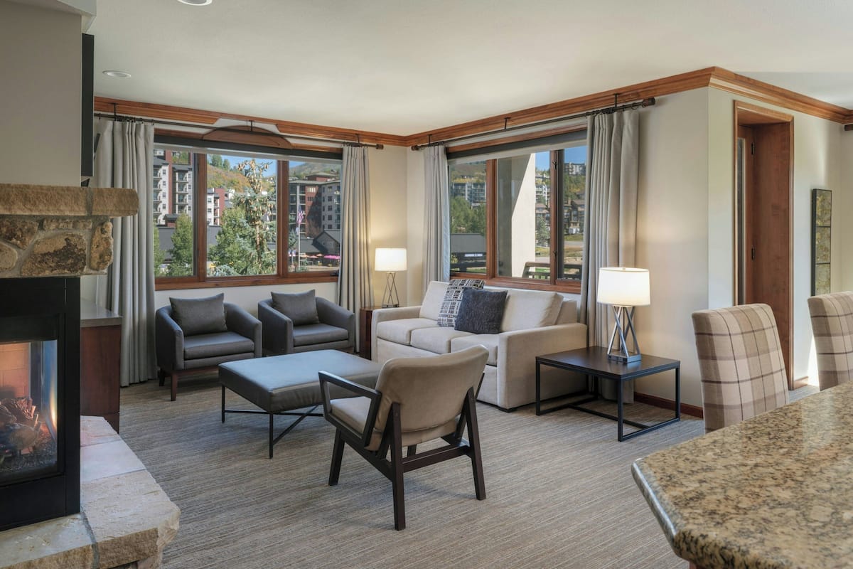 Villa, 2 Bedrooms, Balcony (G) | Living area