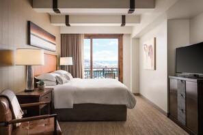 Premium bedding, pillow-top beds, in-room safe, blackout curtains - Sheraton Steamboat Resort Villas (Steamboat Springs)