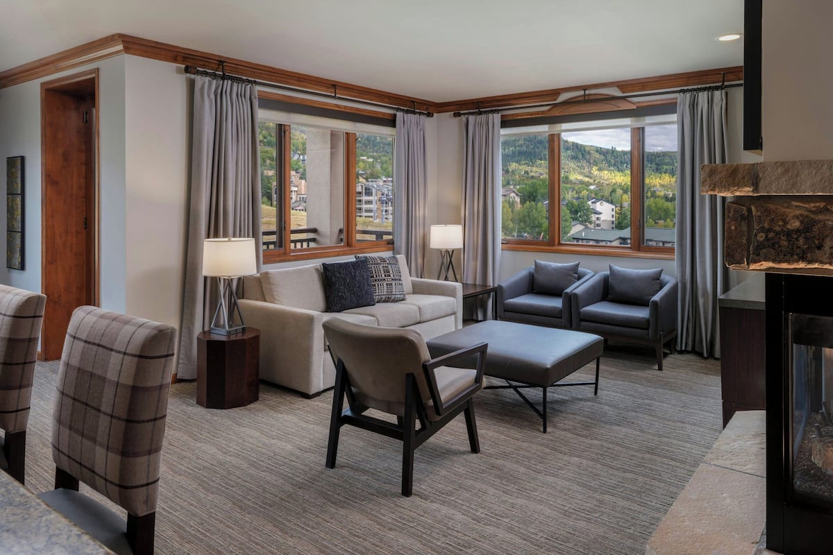 Villa, 3 Bedrooms, Balcony, Mountain View | Living area