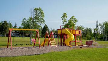 Área de juegos infantiles al aire libre