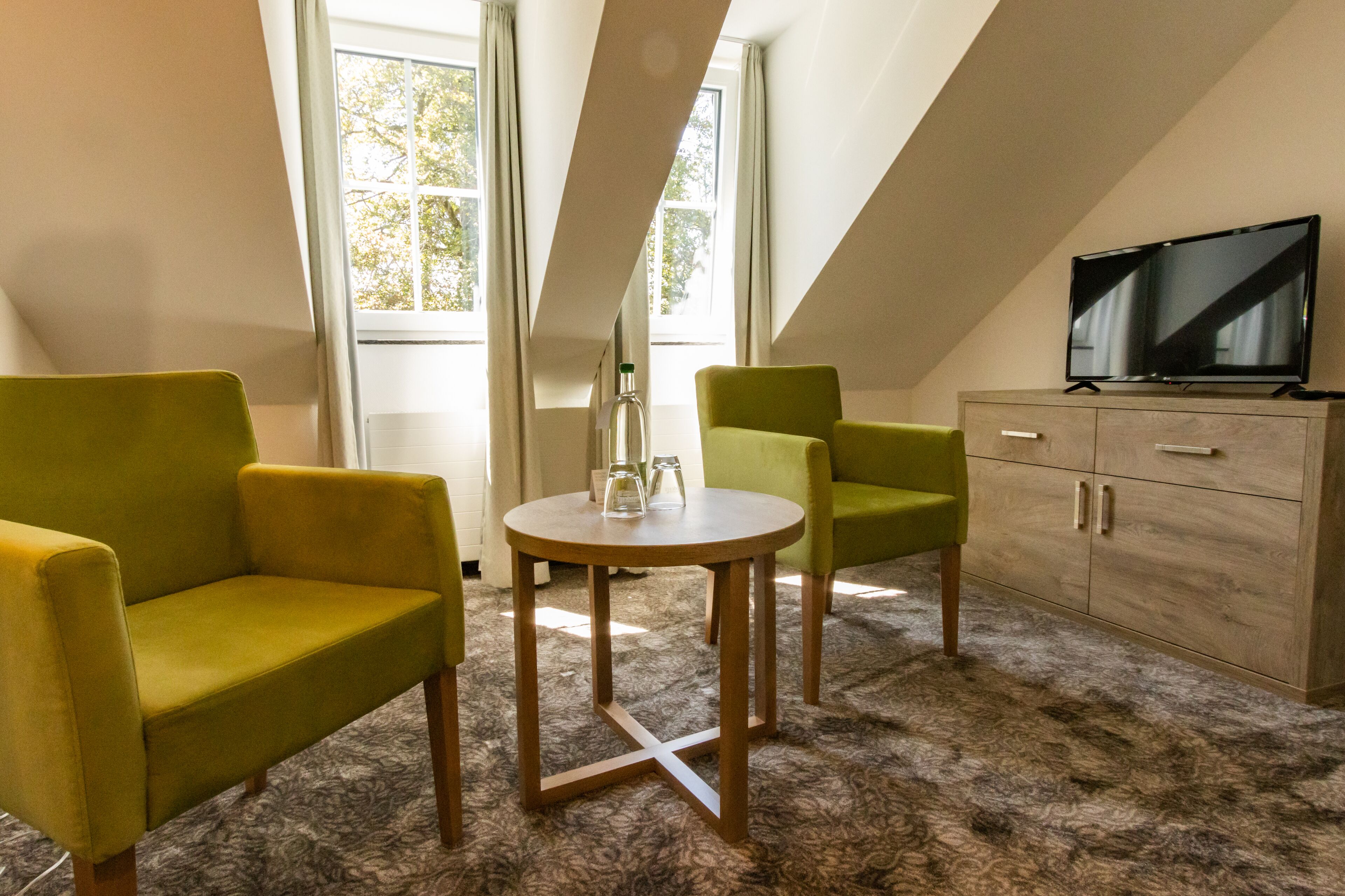 flat-screen tv, books