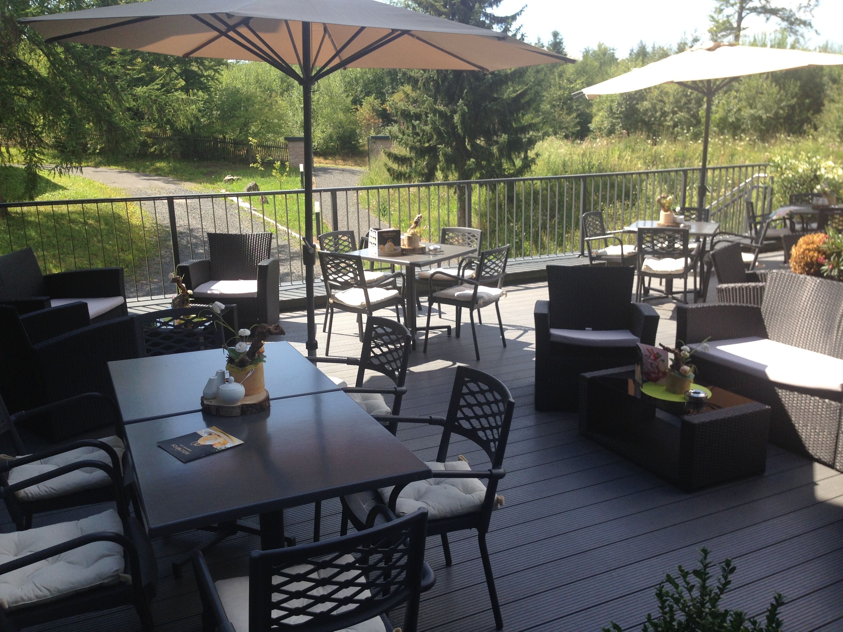 2 restaurants, breakfast, lunch, dinner served; local cuisine