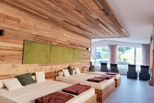 Sauna, baño de vapor, tratamientos corporales y aromaterapia