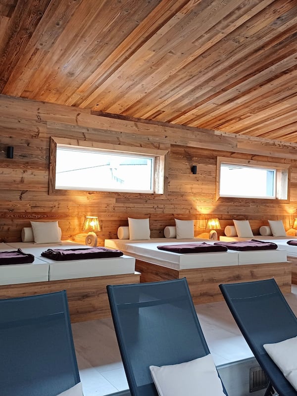 Sauna, steam room, body treatments, aromatherapy, hot stone massages