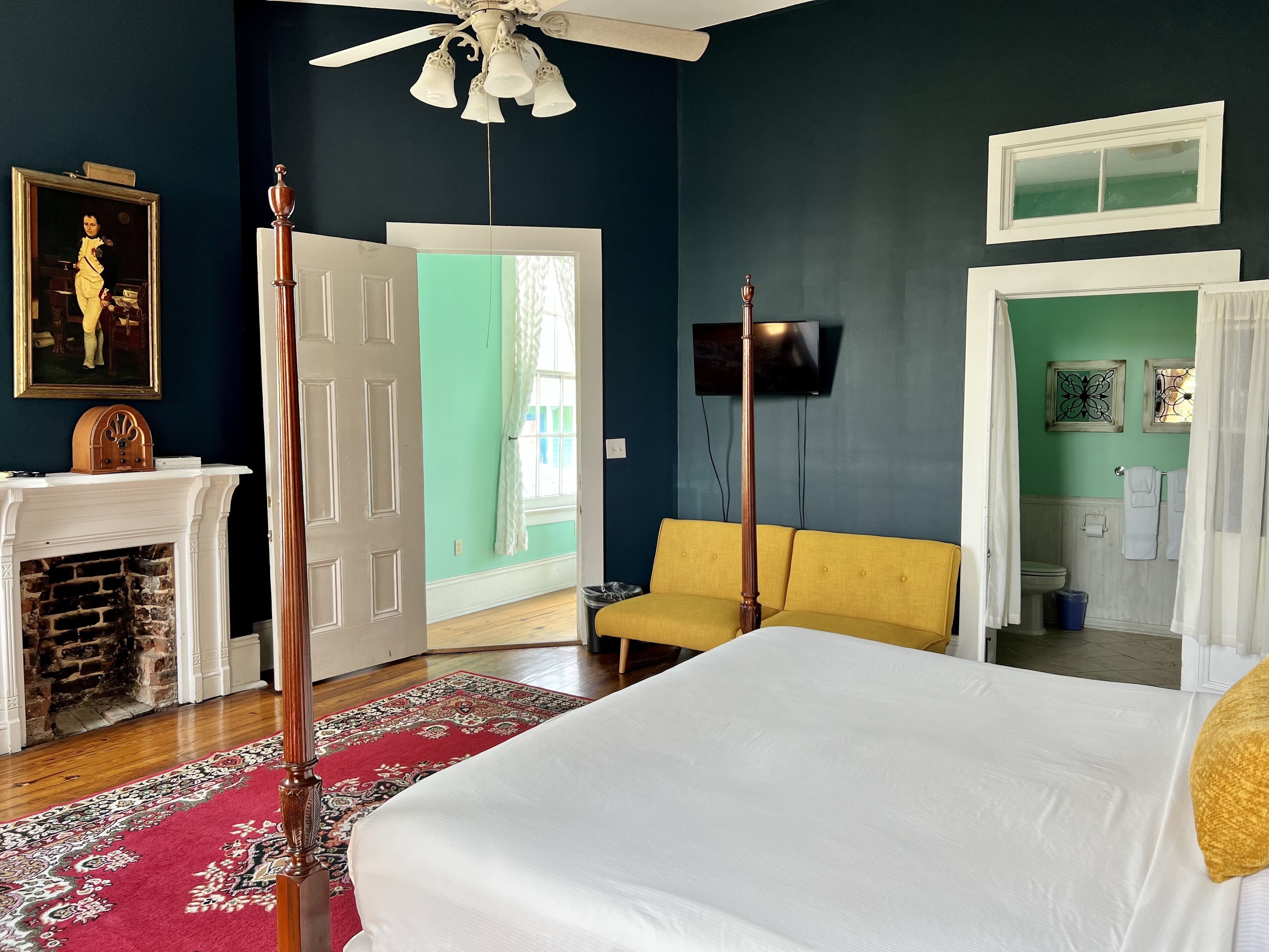 deluxe room | premium bedding, iron/ironing board, free wifi, bed sheets