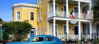 Creole Gardens Guesthouse and Inn