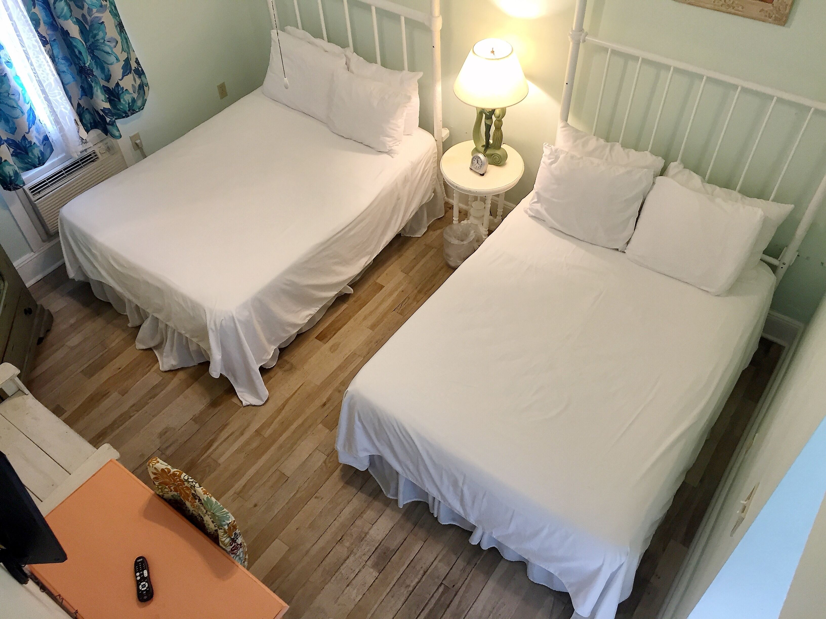 標準雙人或雙床房 | 高級寢具、熨斗/熨衫板、免費 Wi-Fi、床單