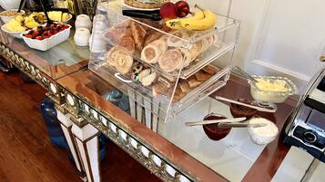 Desayuno a la carta gratuito y diario