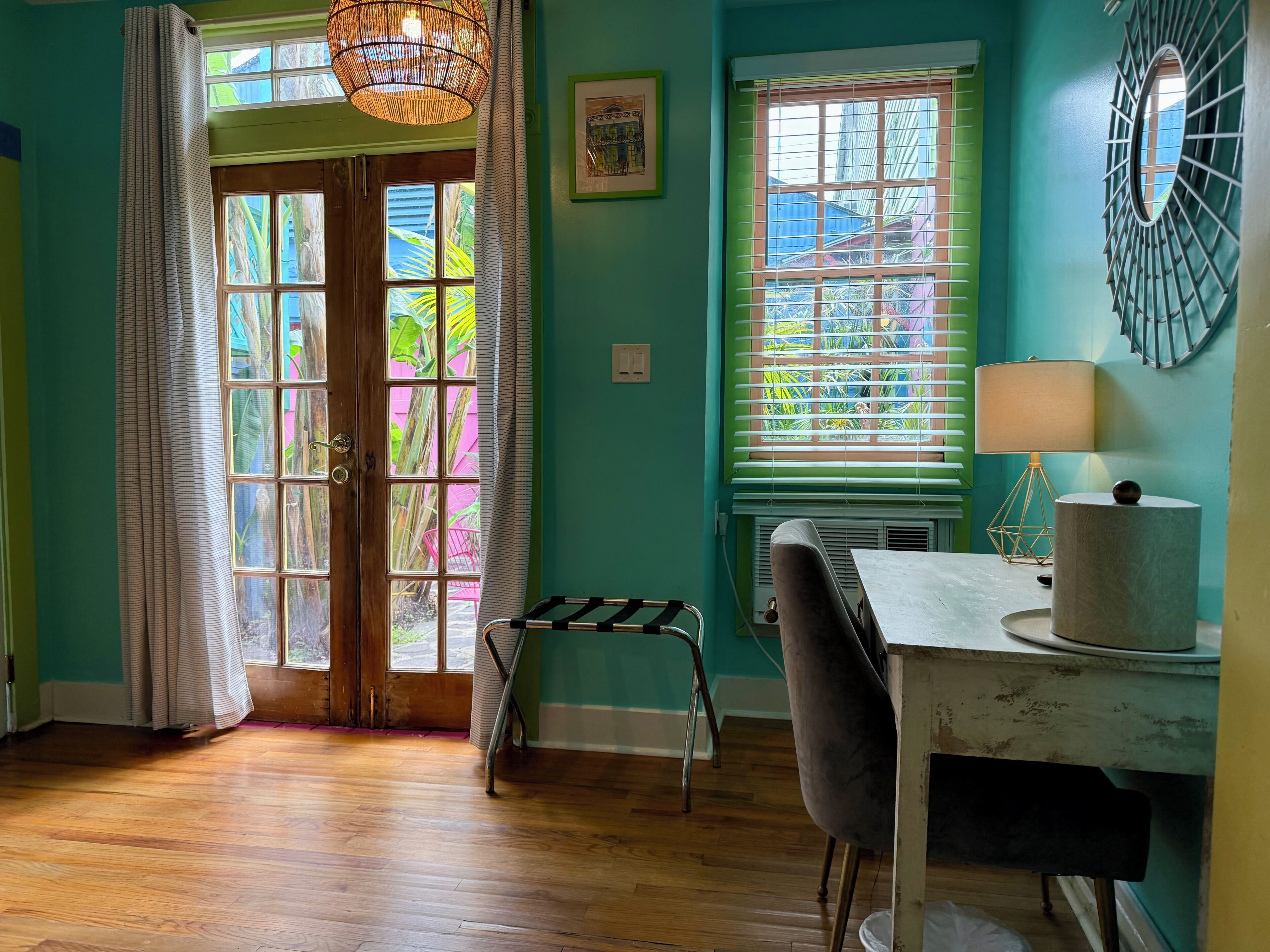 Klassisk rom | Sengetøy av topp kvalitet, strykejern/-brett og wi-fi (inkludert)