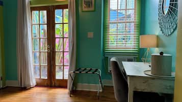 Klassisk rom | Sengetøy av topp kvalitet, strykejern/-brett og wi-fi (inkludert)