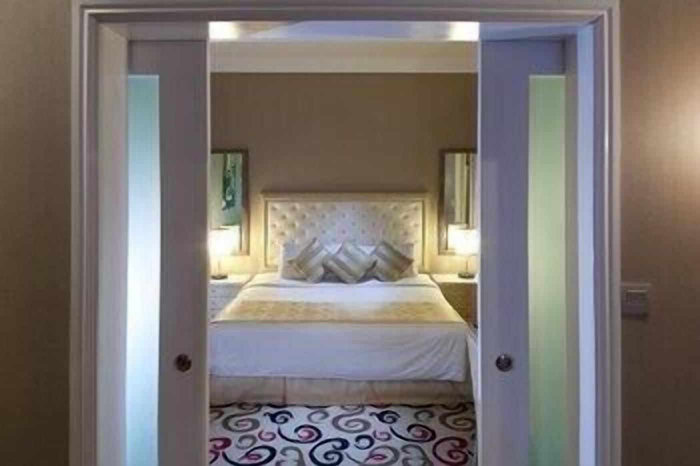 In-room safe, individually furnished, desk, iron/ironing board