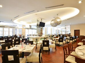 Breakfast, lunch, dinner served; international cuisine  - Silka Maytower Kuala Lumpur (Kuala Lumpur)