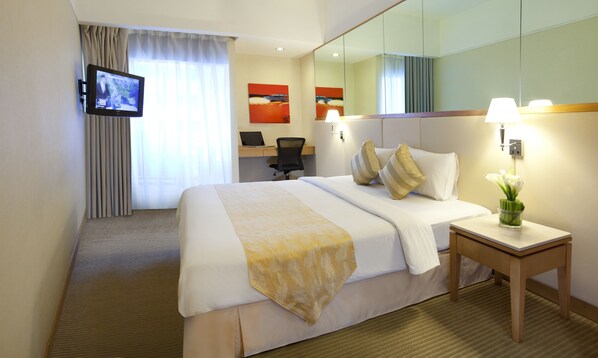 In-room safe, individually furnished, desk, iron/ironing board - Silka Maytower Kuala Lumpur (Kuala Lumpur)
