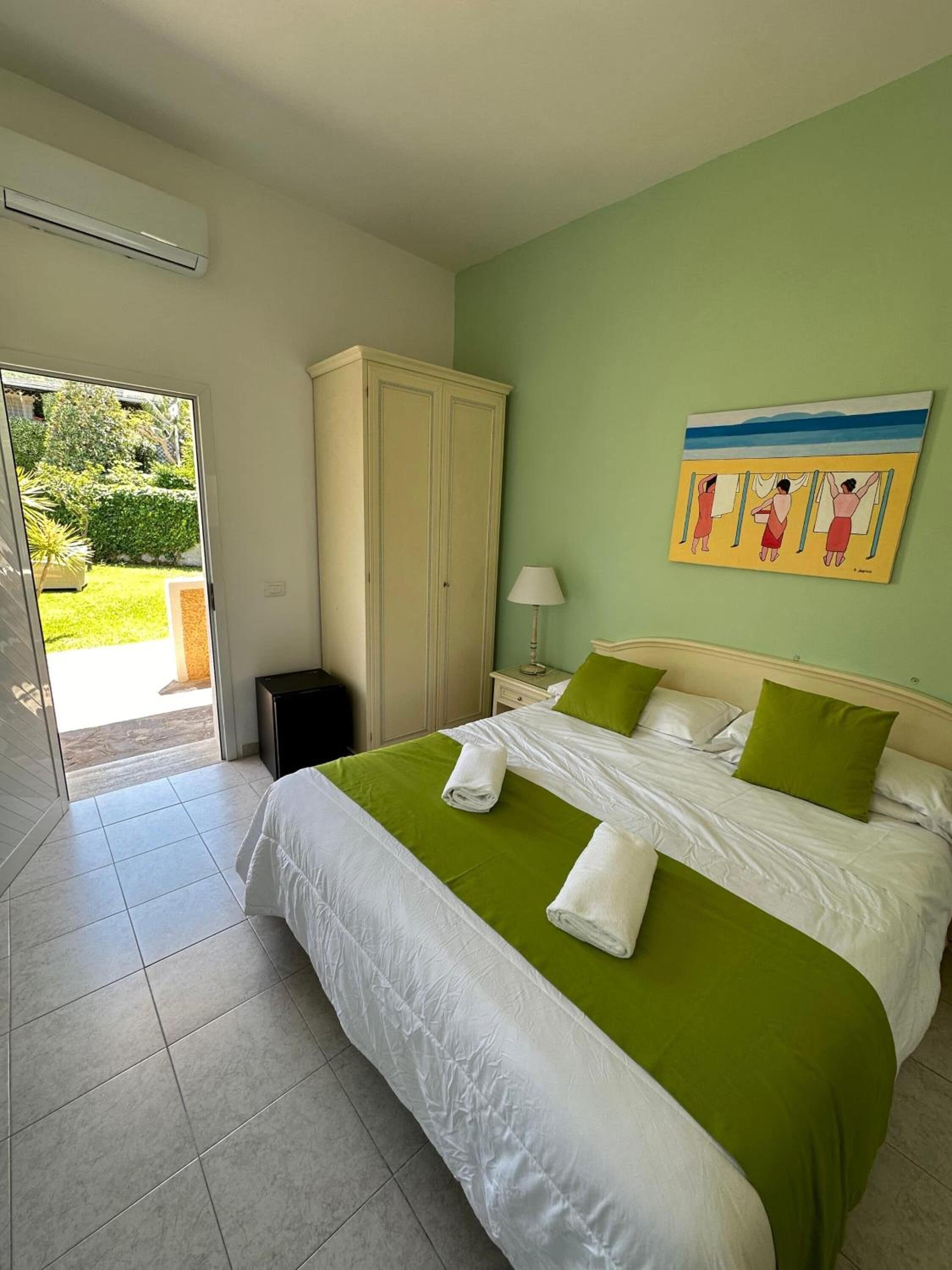 Minibar, una cassaforte in camera, una scrivania, insonorizzazione