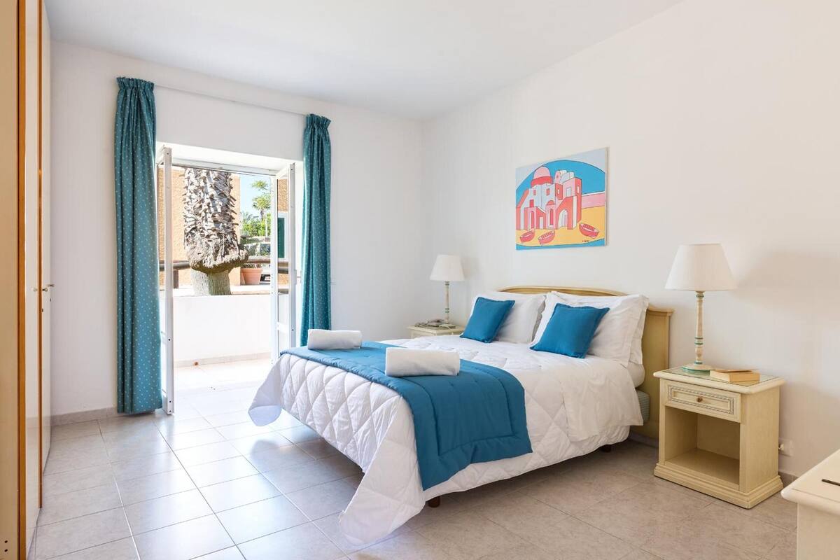 Doppia Classic, vista montagna | Minibar, una cassaforte in camera, una scrivania, insonorizzazione