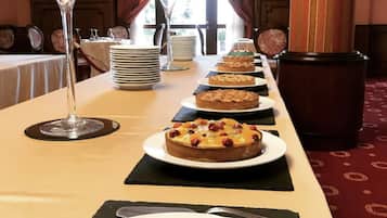 Desayuno bufé gratuito y diario