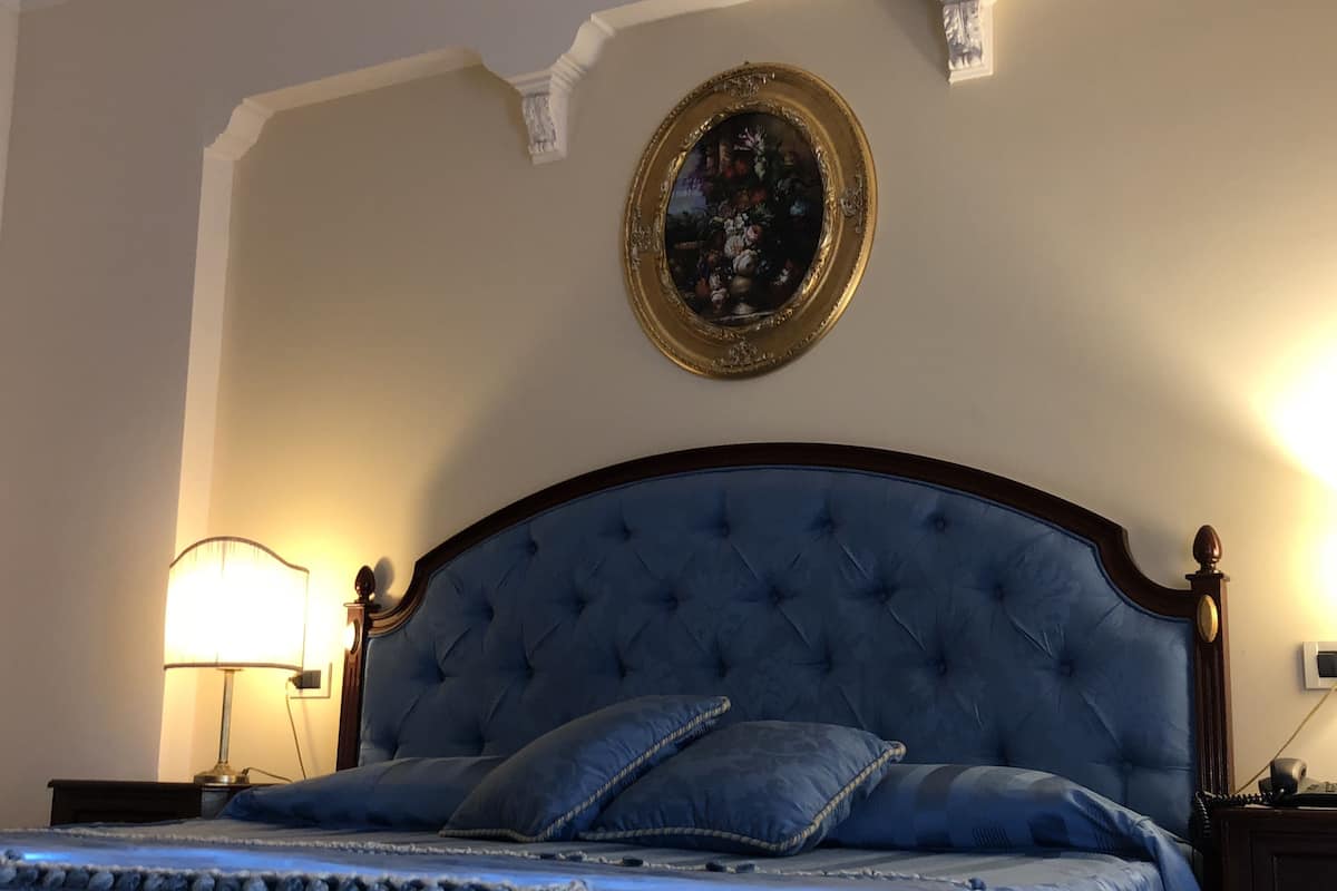 Comfort-værelse | 1 soveværelse, allergivenligt sengetøj, minibar, pengeskab på værelset