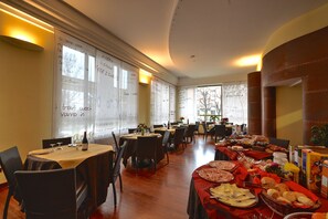 Daily buffet breakfast (EUR 7 per person)