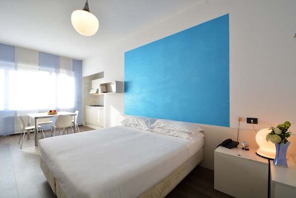 Double Room | 1 bedroom, premium bedding, minibar, in-room safe