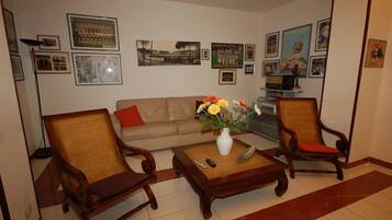 Living room | Flat-screen TV