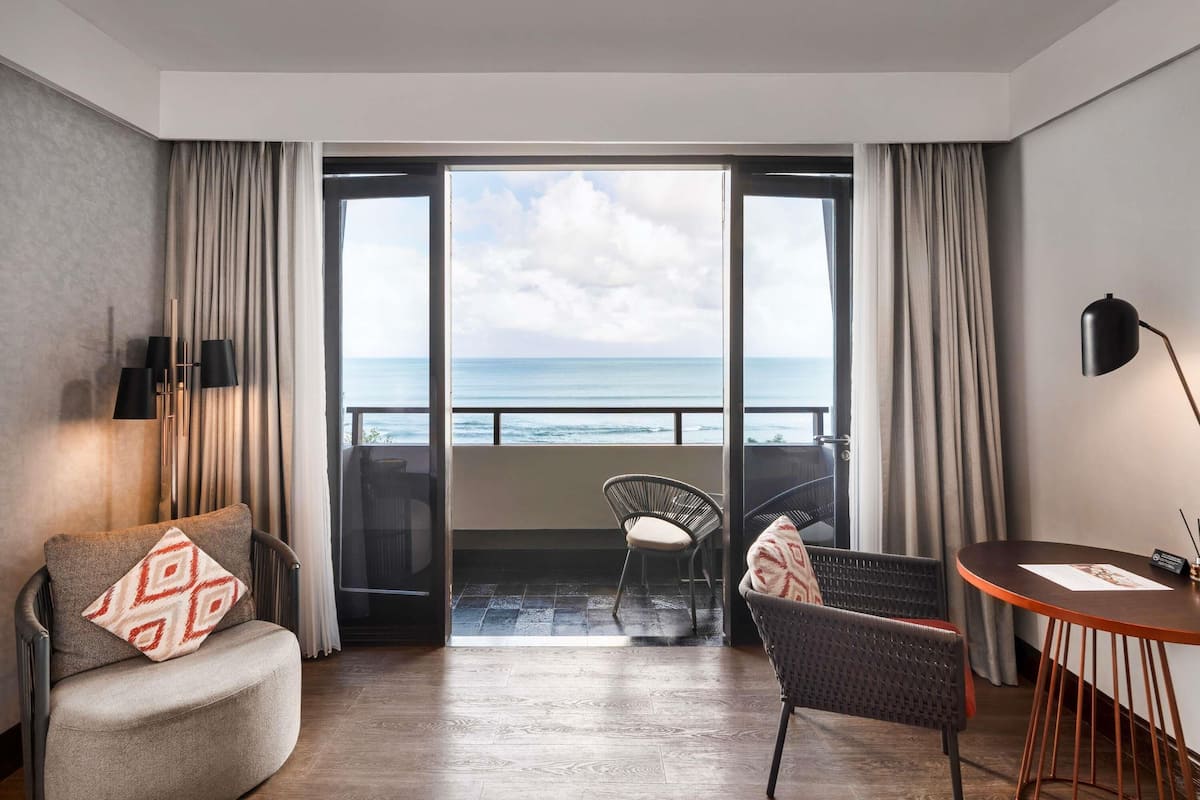 1 bedroom, premium bedding, in-room safe, desk