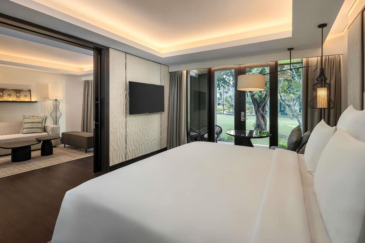 1 bedroom, premium bedding, in-room safe, desk