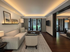 1 bedroom, premium bedding, in-room safe, desk