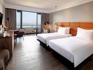 Premium bedding, in-room safe, desk, laptop workspace - Pullman Bali Legian Beach (Legian)
