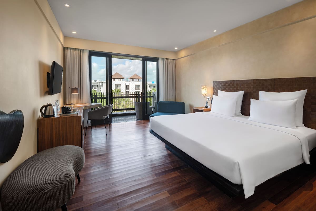 1 bedroom, premium bedding, in-room safe, desk