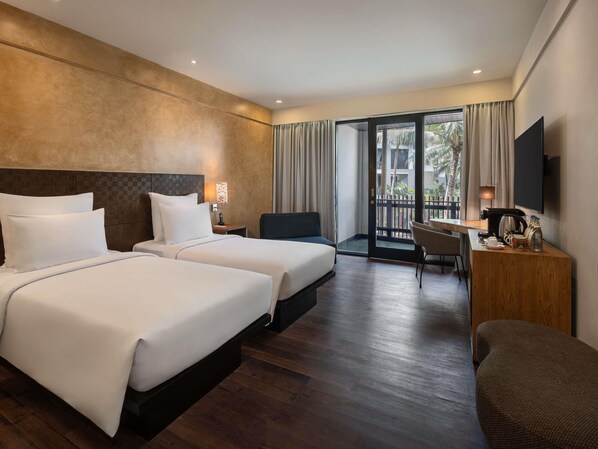 Superior Suite, 2 Twin Beds, Garden View | 1 bedroom, premium bedding, in-room safe, desk