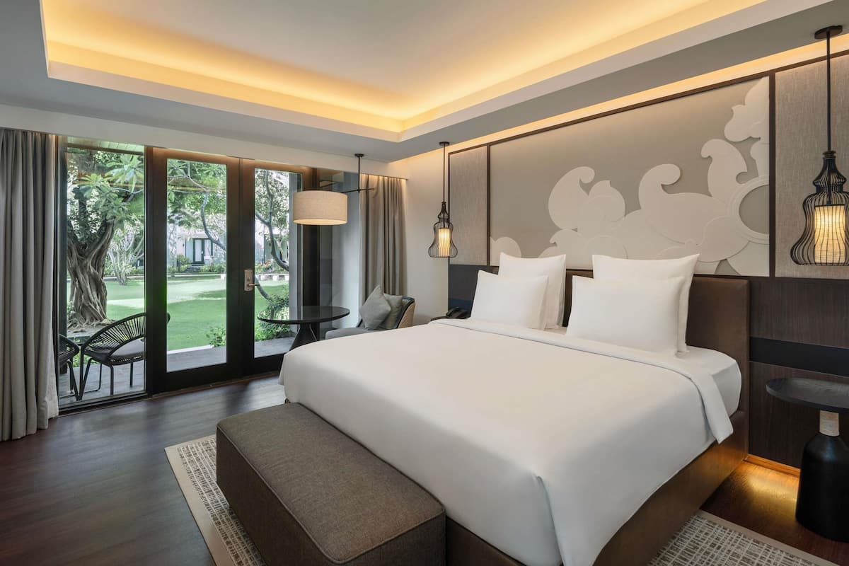 1 bedroom, premium bedding, in-room safe, desk