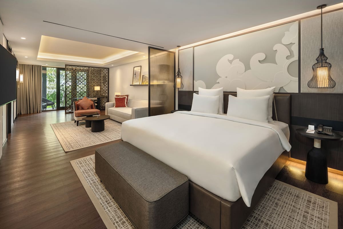 Family Room, 1 King Bed with Sofa bed, Garden View (Exclusive) | 1 bedroom, premium bedding, in-room safe, desk