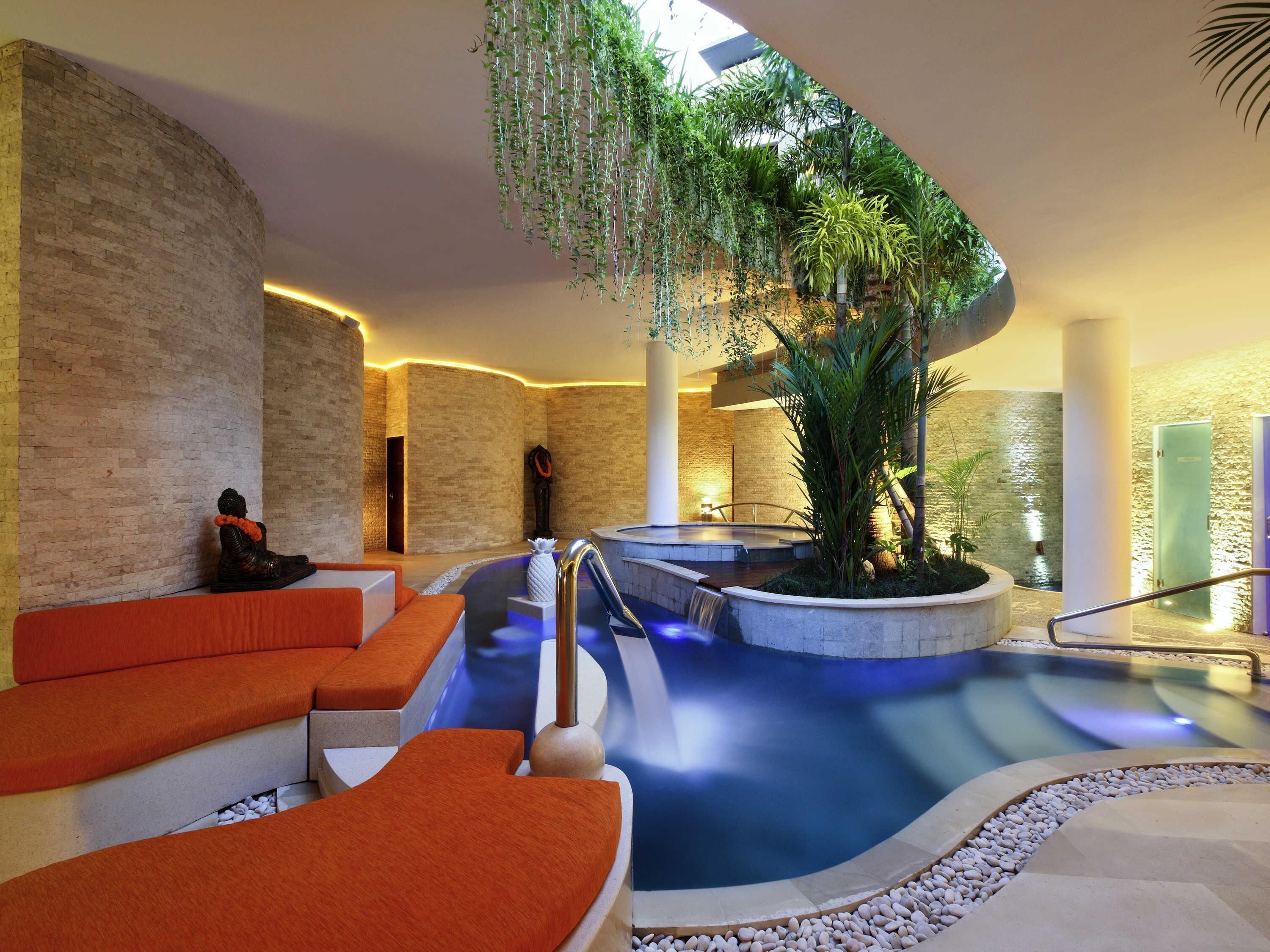 Couples treatment rooms, sauna, steam room, body treatments