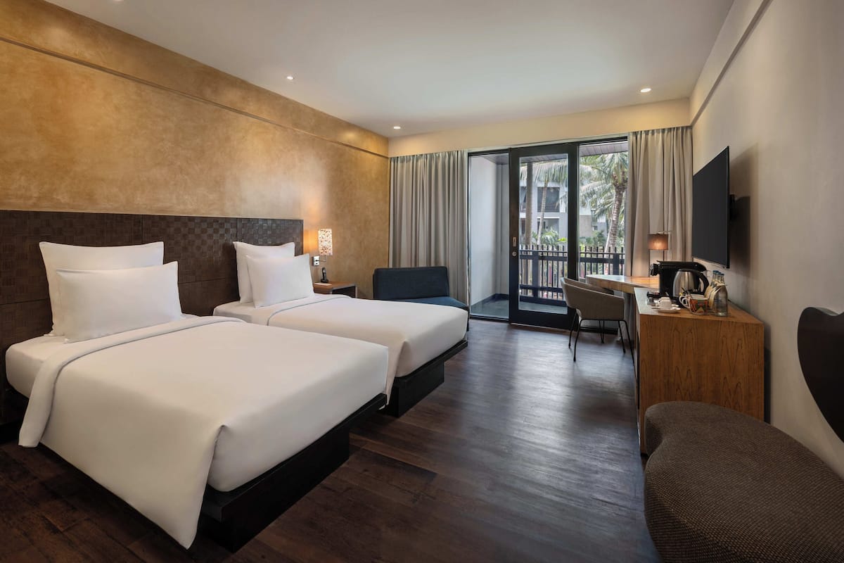 1 bedroom, premium bedding, in-room safe, desk
