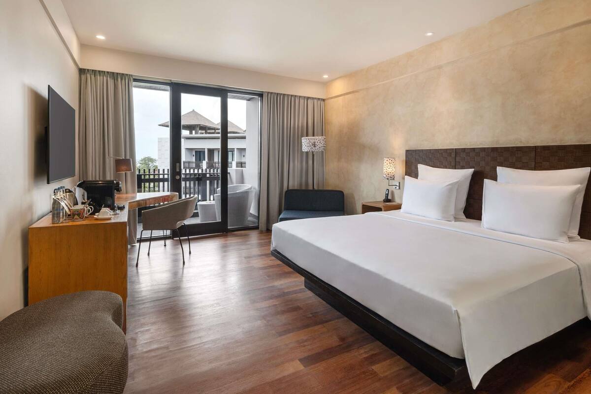 Family Suite, Multiple Beds, Garden View (Junior) | Premium bedding, in-room safe, desk, laptop workspace
