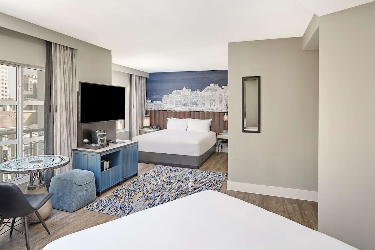 Deluxe Room (1 King Bed & 1 Queen Bed) | Egyptian cotton sheets, premium bedding, pillowtop beds, minibar