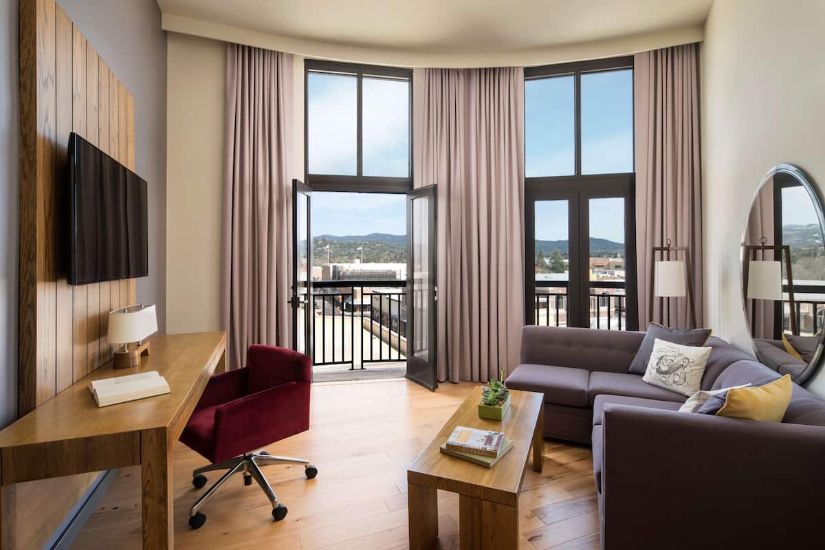 Quarto, 1 cama King (12 Foot Ceilings, Soaking Tub) | Roupas de cama de algodão egípcio, roupas de cama premium